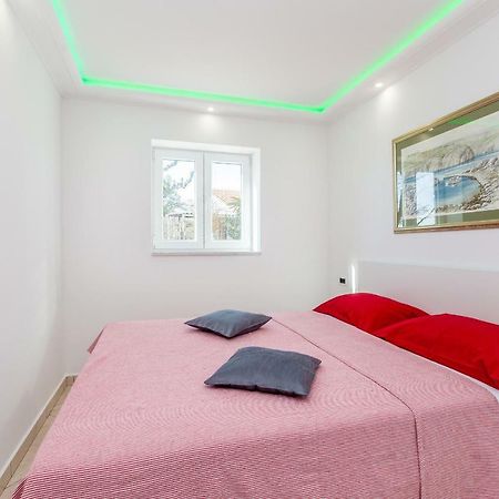 Apartments Jenny Пинезичи Экстерьер фото