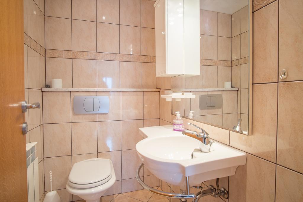 Apartments Jenny Пинезичи Экстерьер фото