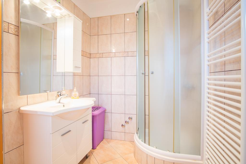 Apartments Jenny Пинезичи Экстерьер фото