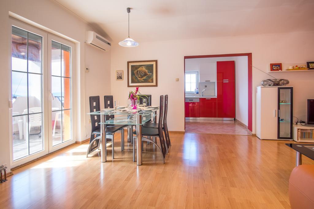 Apartments Jenny Пинезичи Экстерьер фото