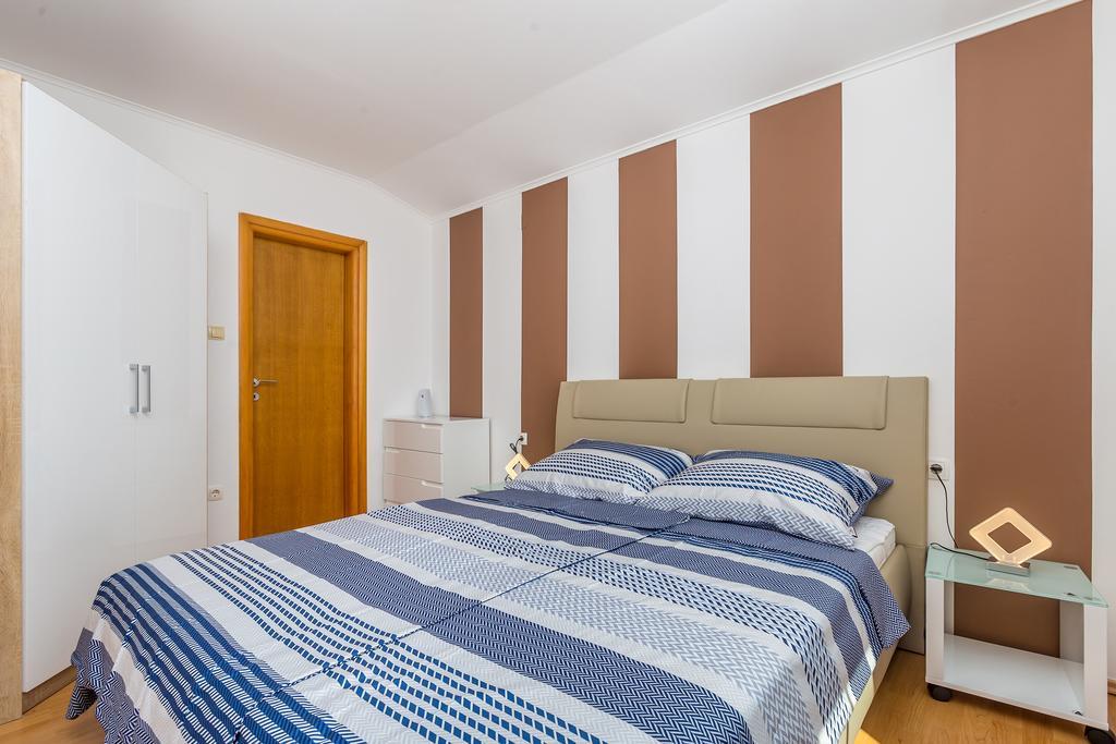Apartments Jenny Пинезичи Экстерьер фото