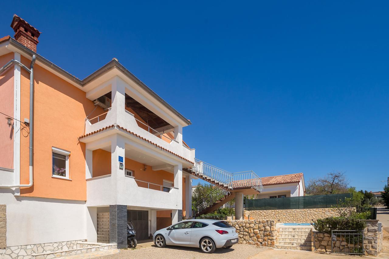 Apartments Jenny Пинезичи Экстерьер фото
